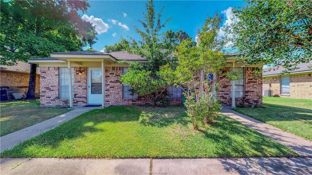 811 Llano Place - Photo 1