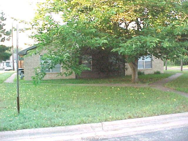 702 Vassar Court - Photo 1