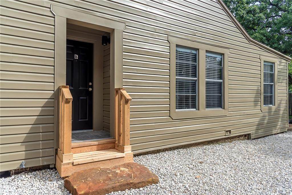 4407 College Main Street - Photo 1