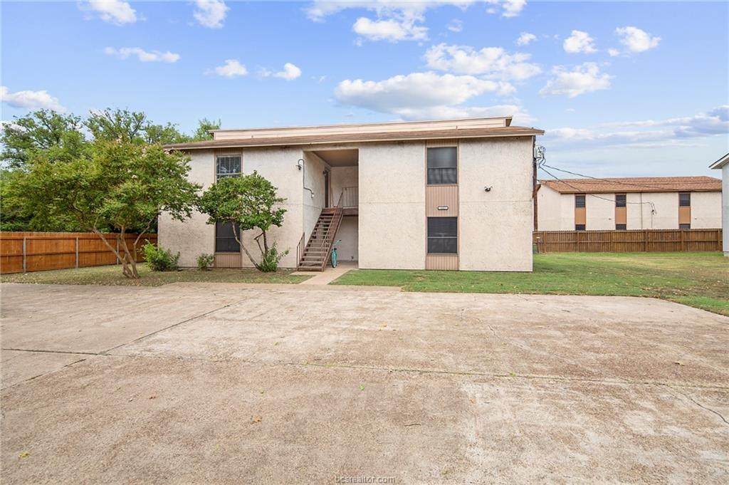 1601 Brentwood Drive - Photo 1