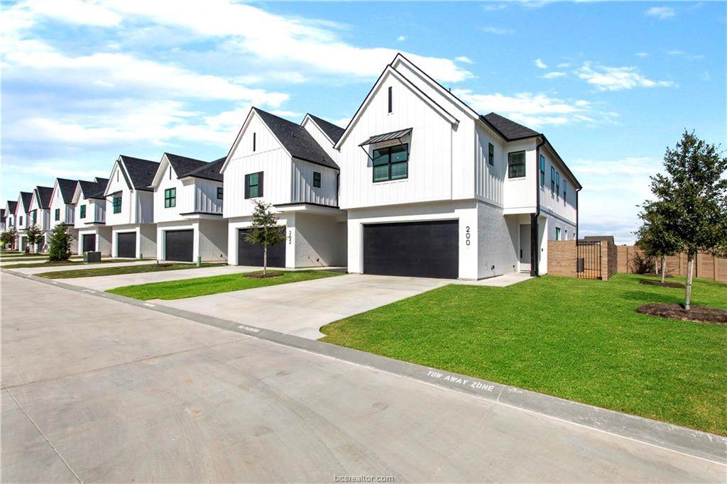 224 Estates Circle - Photo 1