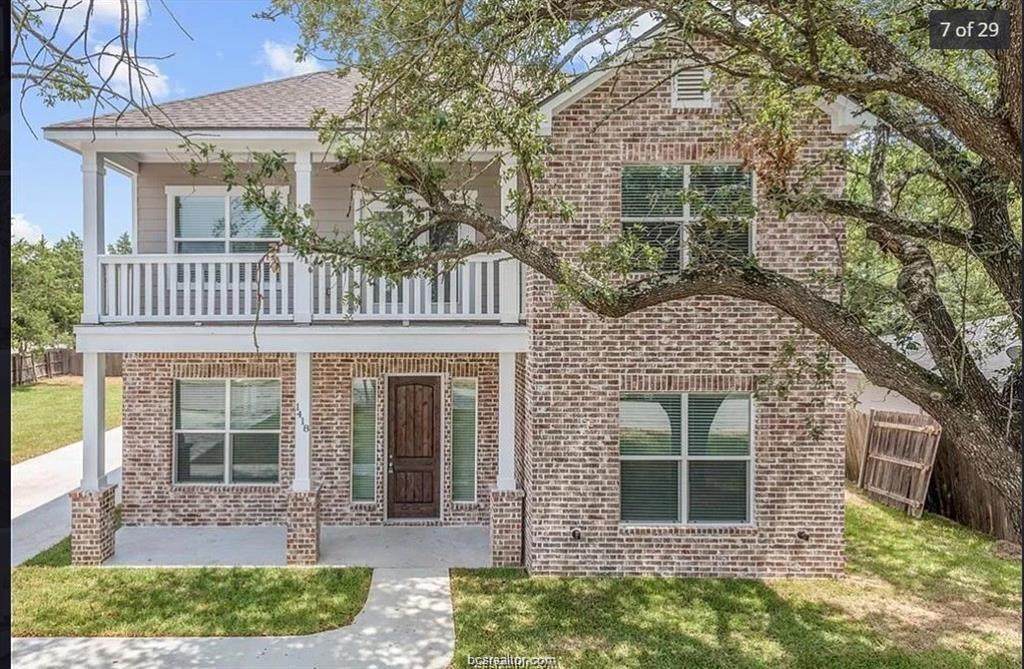 110 Moss Street - Photo 1