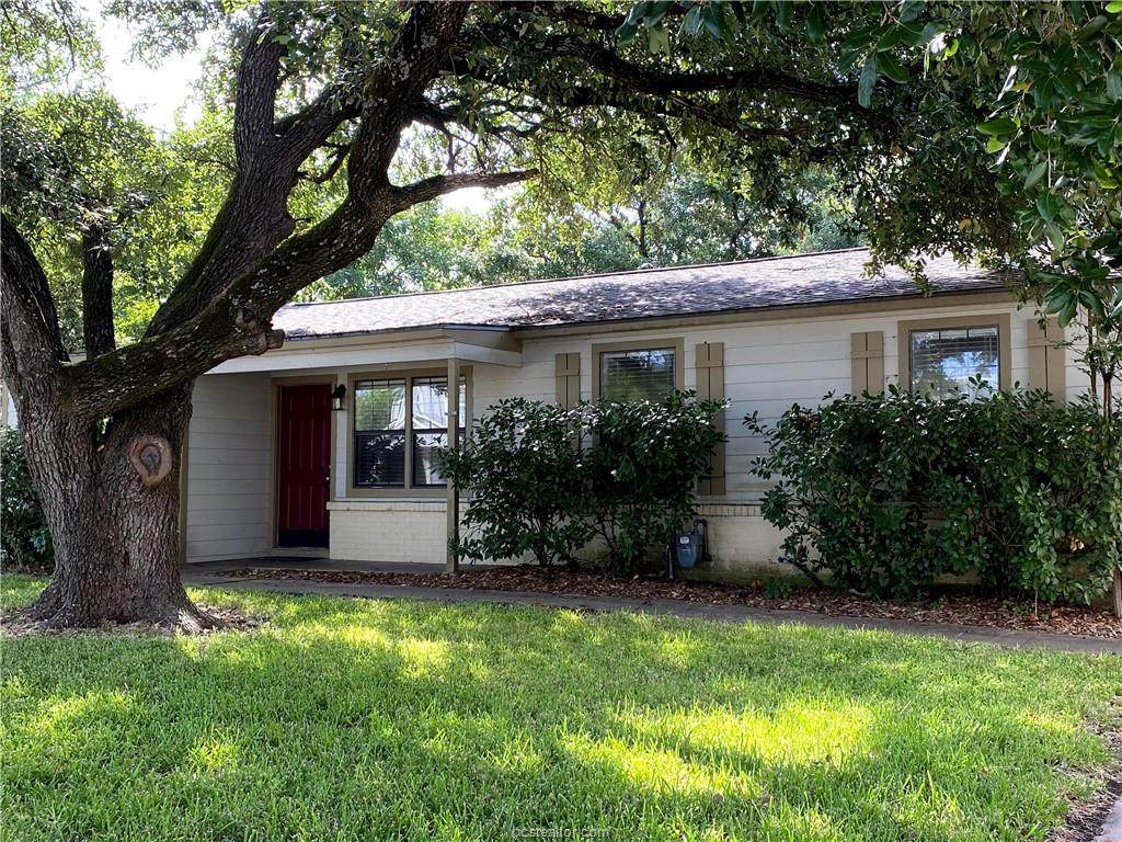 404 Live Oak Street - Photo 1