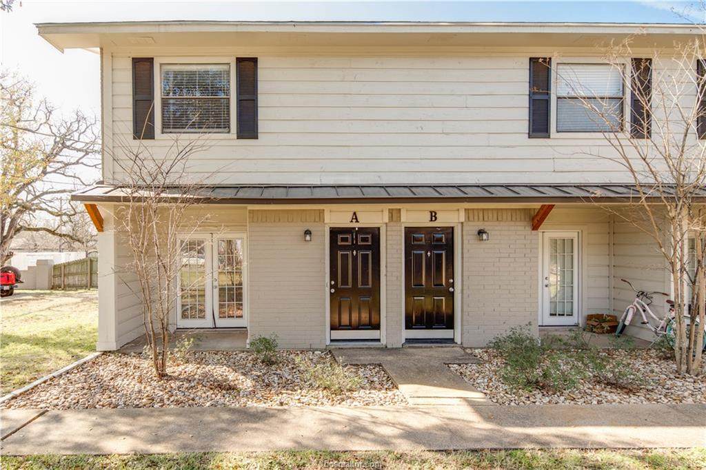 1400 Summit Street - Photo 1