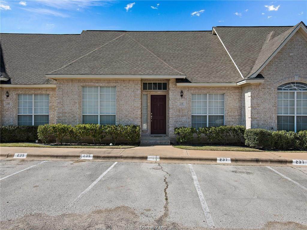 237 Navarro Drive - Photo 1