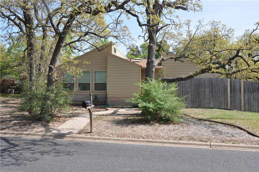 1410 Angelina - Photo 1