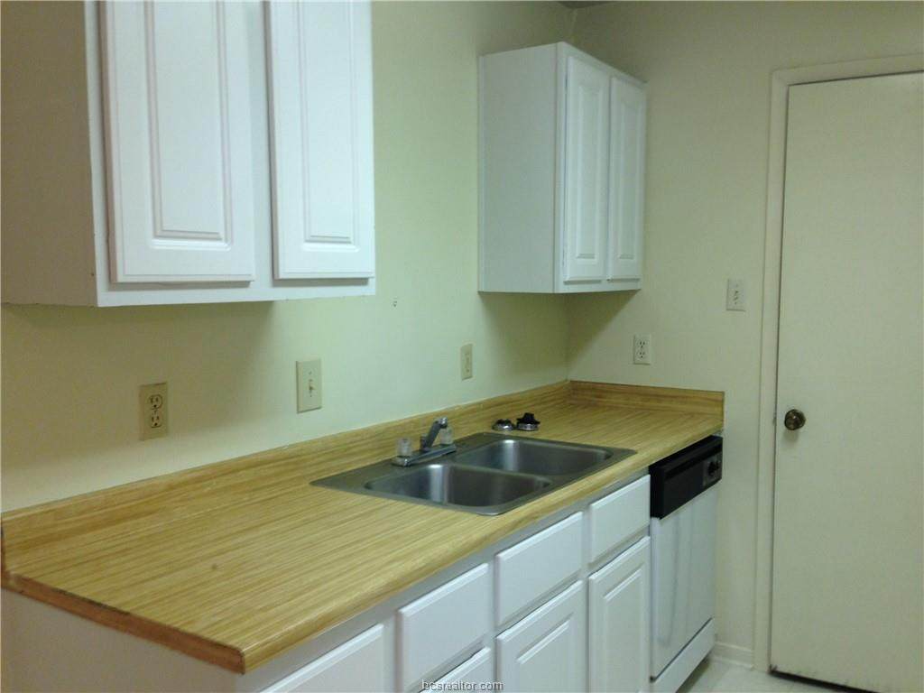 718 Vassar Court - Photo 1