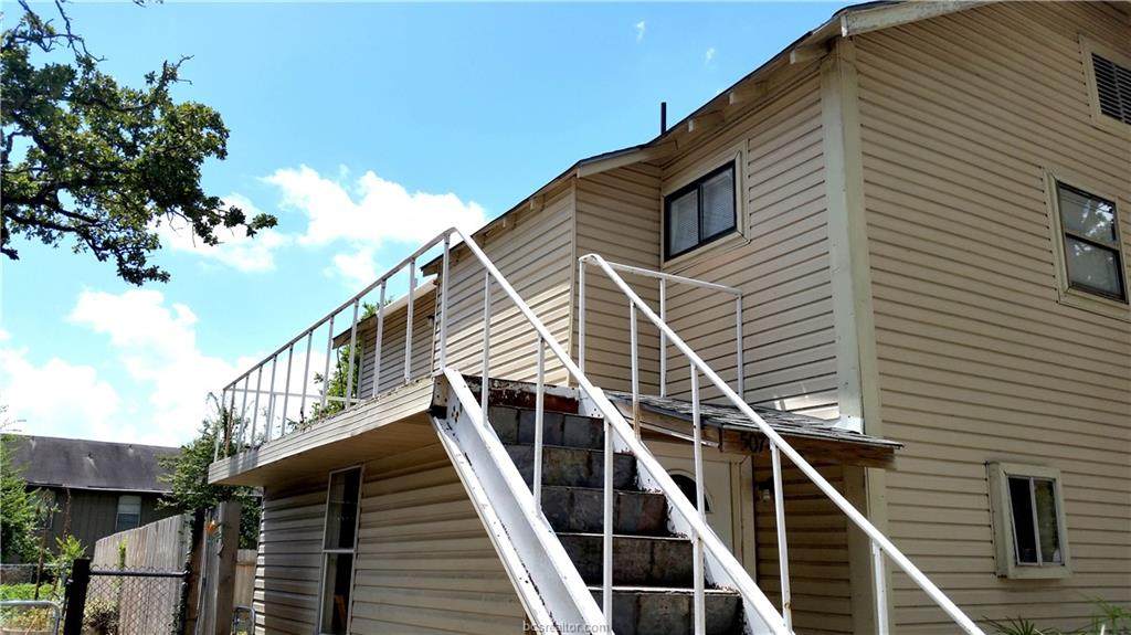507 Foch Street - Photo 1