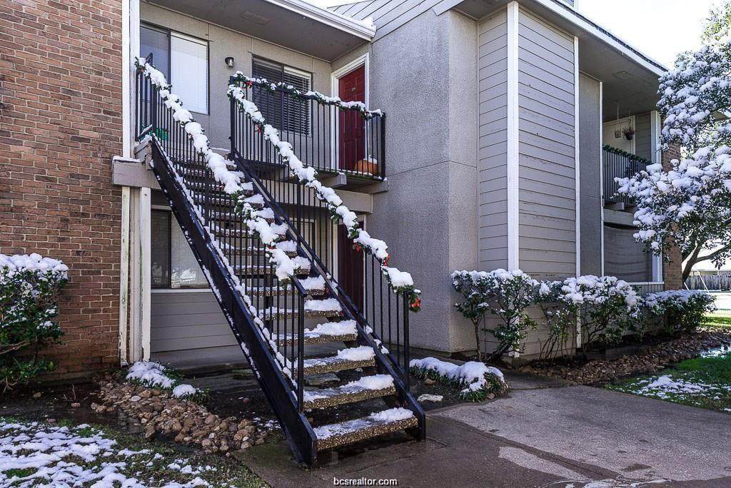 1901 Holleman Drive - Photo 1