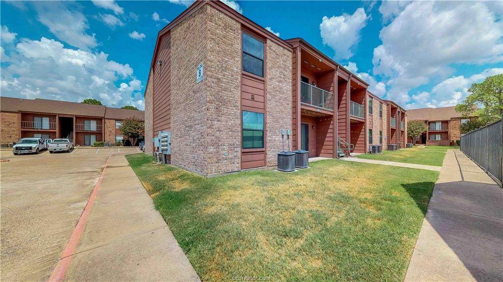 904 University Oaks Boulevard - Photo 1