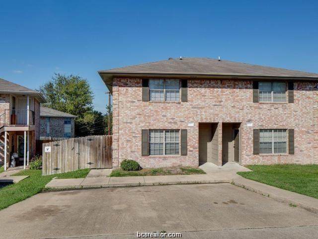 1205 Vinyard Court - Photo 1