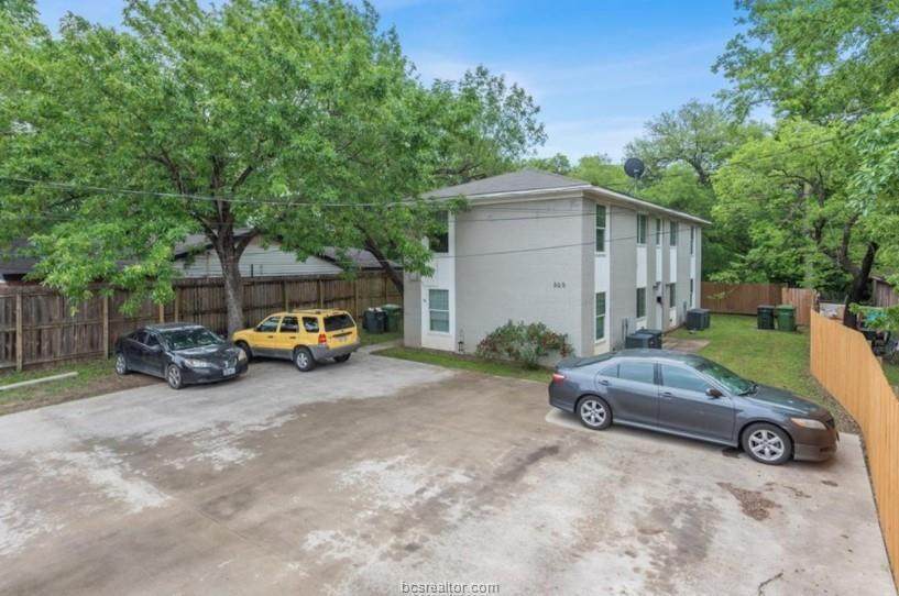 305 Ehlinger Drive - Photo 1