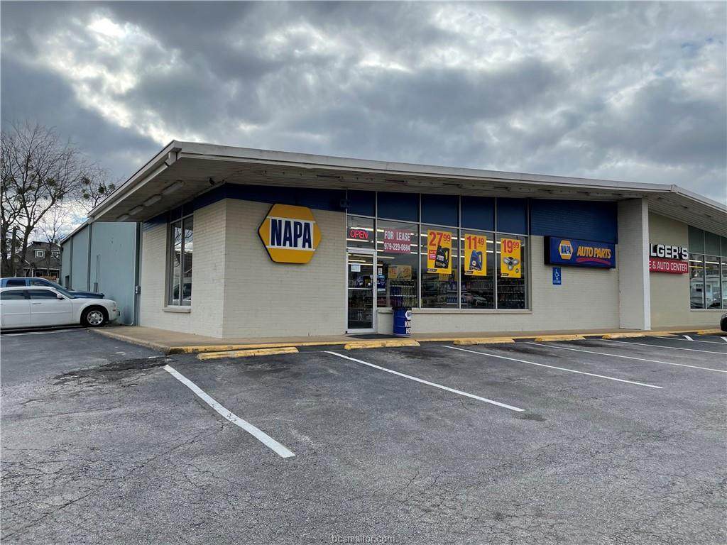 400 University Dr - Photo 1