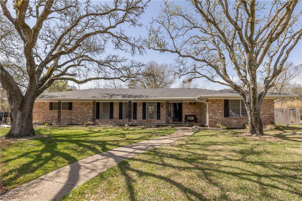 704 Pershing Drive - Photo 1