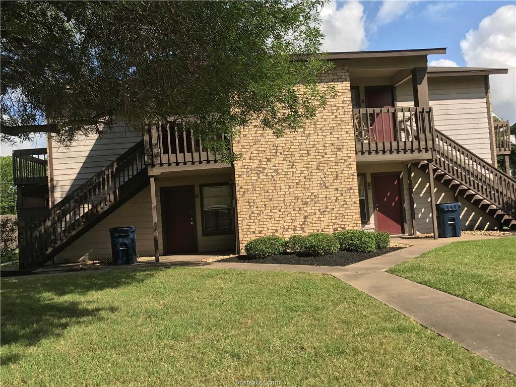 711 Wellesley - Photo 1