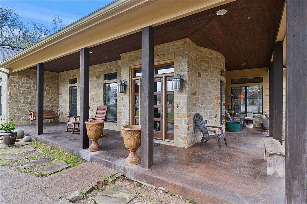 1114 Honeysuckle Lane - Photo 1