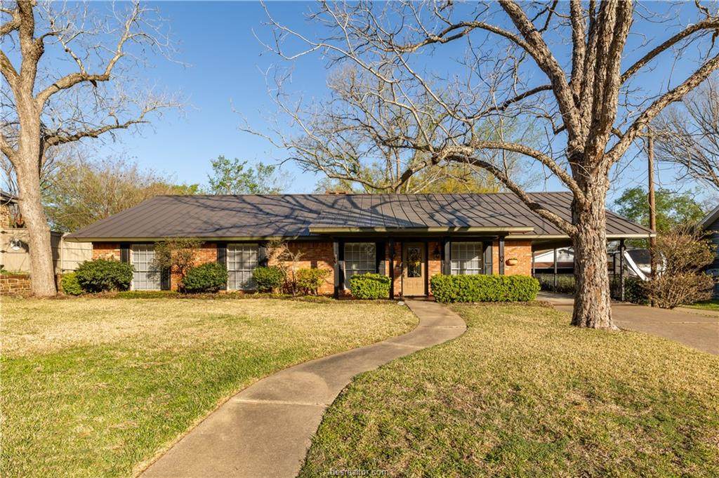 606 Fox St - Photo 1