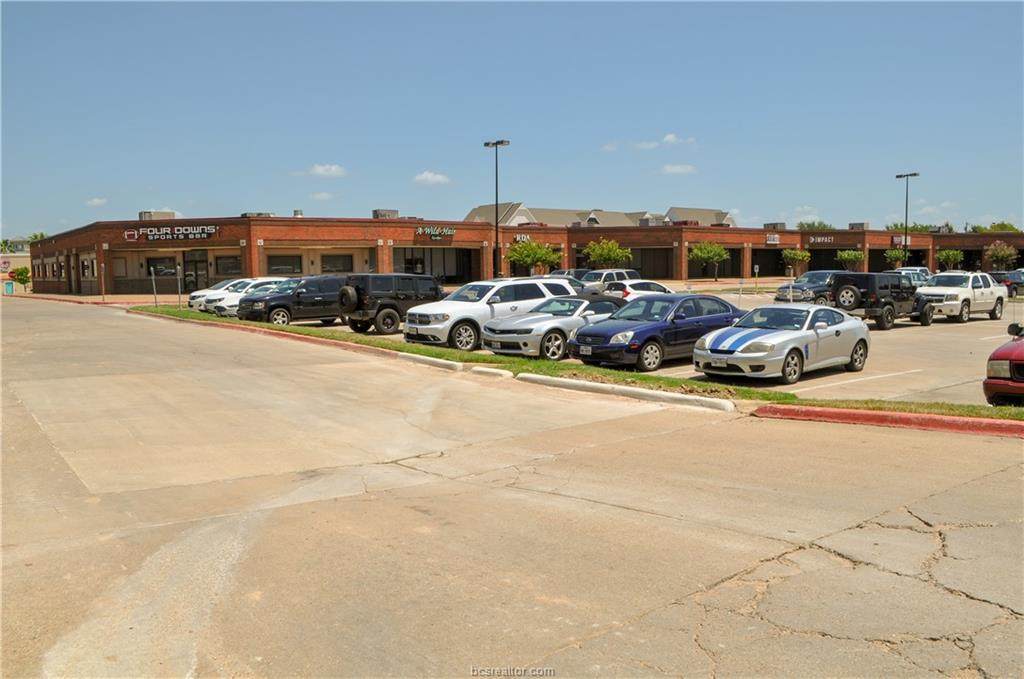 700 University Drive E - Photo 1