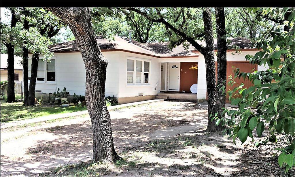 213 Fairway Drive - Photo 1