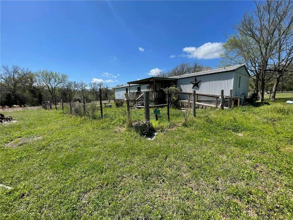 9035 Private Road 2016 - Photo 1