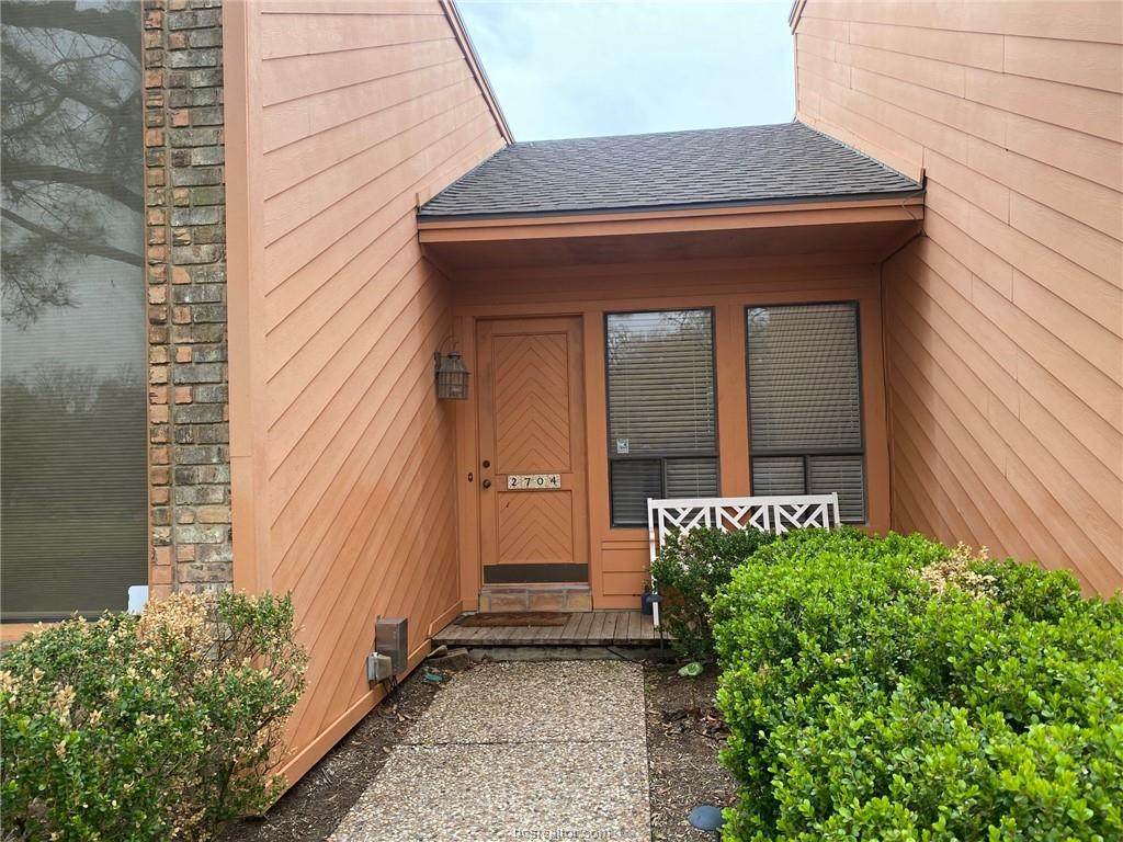 2704 Camelot - Photo 1