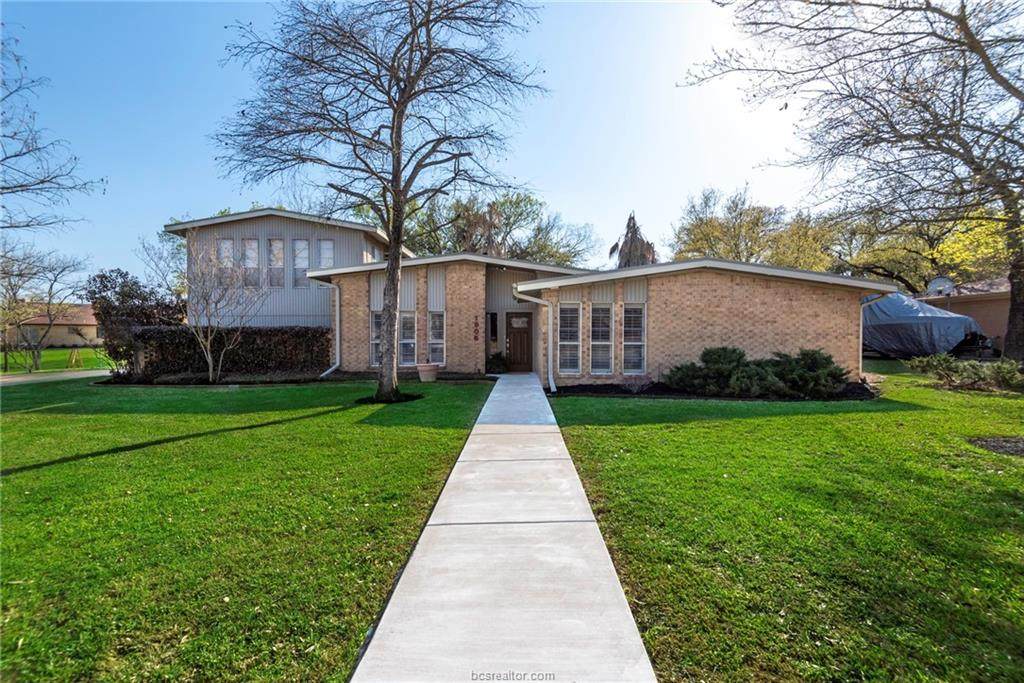1806 Sabine Court - Photo 1