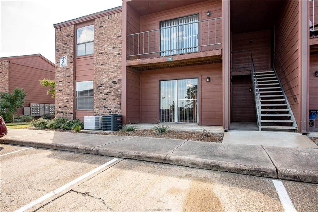 904 University Oaks Boulevard - Photo 1