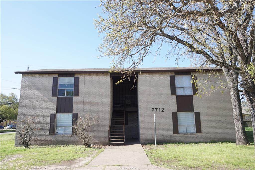 2712 Evergreen Circle - Photo 1