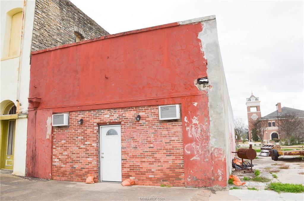 203 Railroad Street - Photo 1