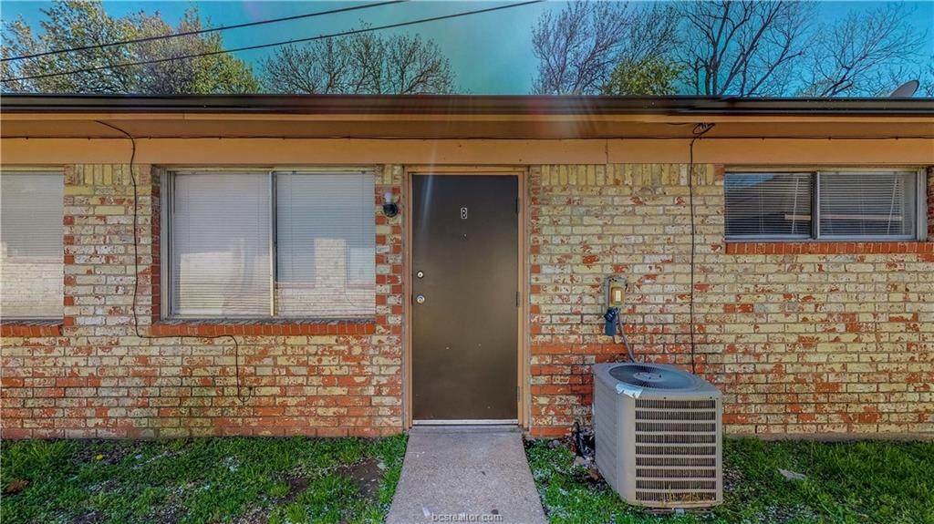 208 Lynn Drive - Photo 1