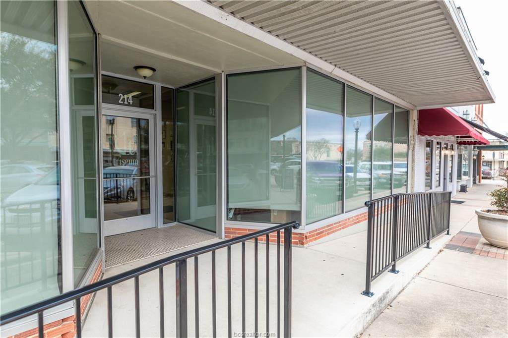 214 N Main St - Photo 1