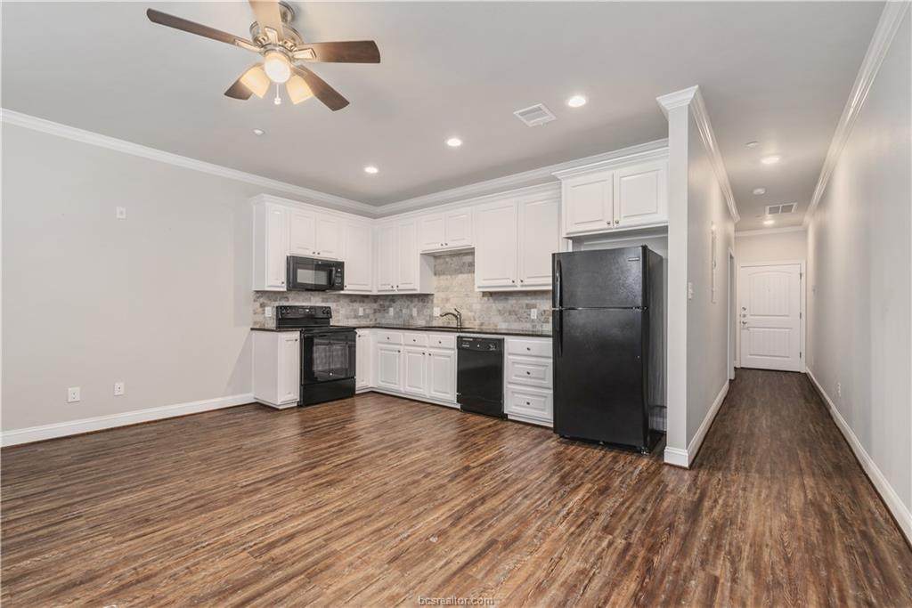 401 Main Street - Photo 1