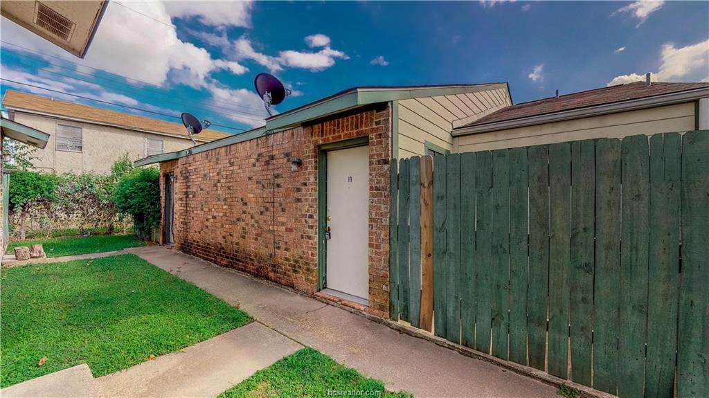 725 Peppertree Drive - Photo 1