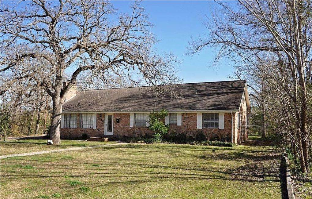 1022 Francis Drive - Photo 1