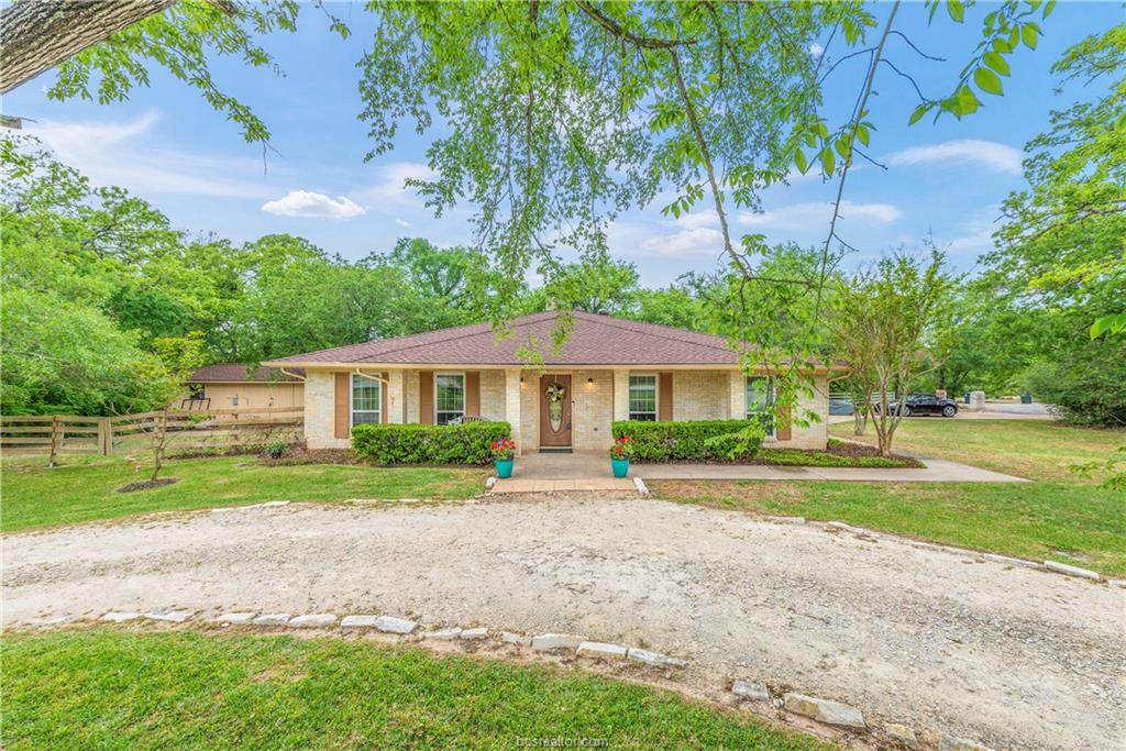 1405 Foxfire Drive - Photo 1