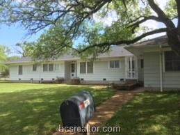 910 Winding Road - Photo 1