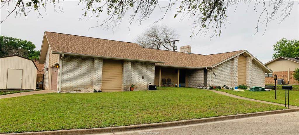 613 Royal Oaks Drive - Photo 1