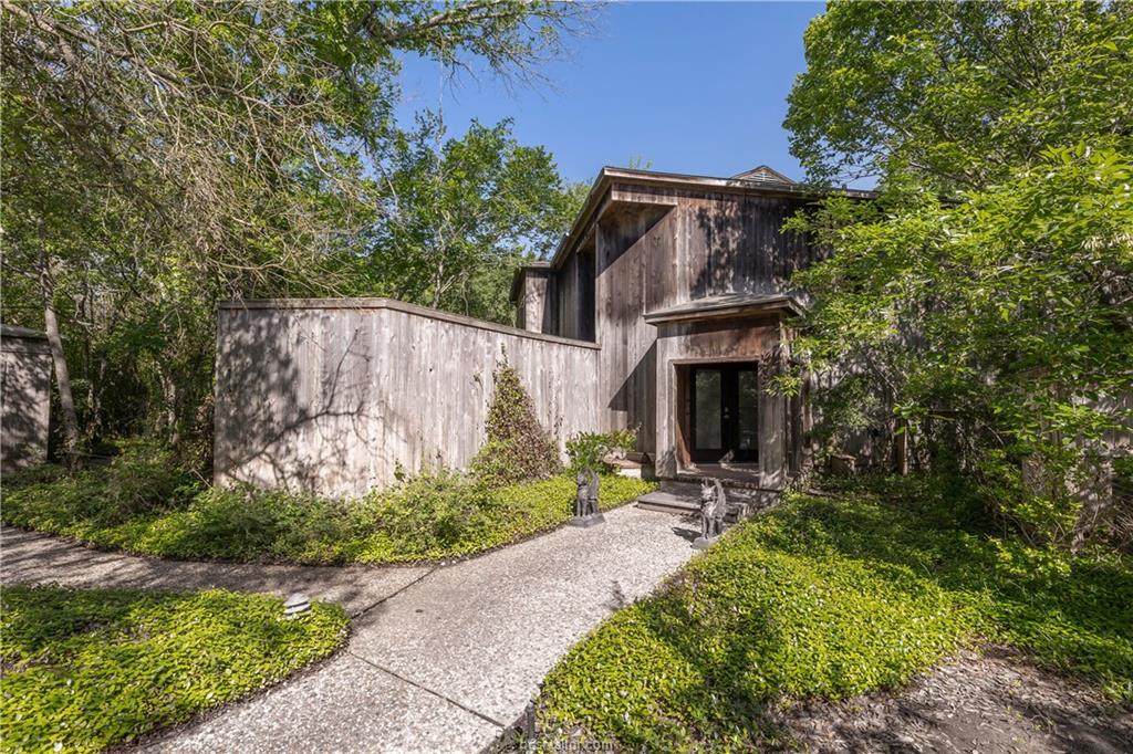 900 Rosemary Drive - Photo 1