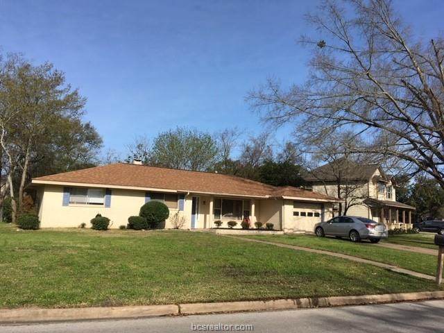 213 Redmond Drive - Photo 1