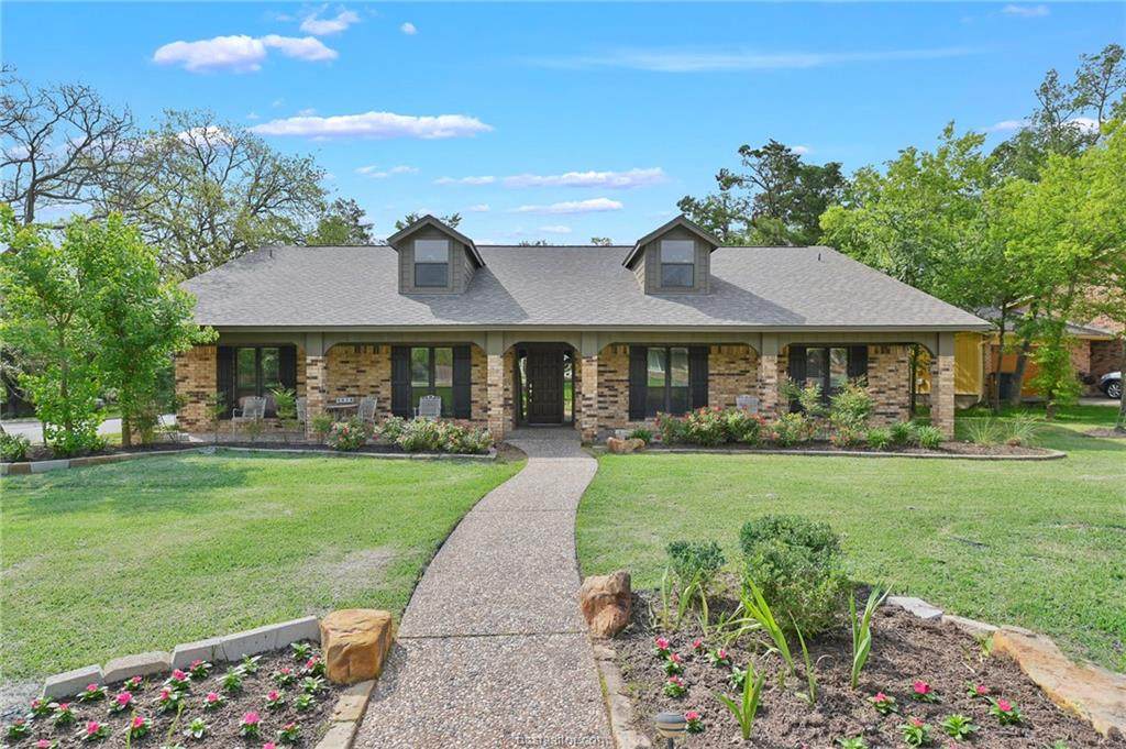 2514 Oak Circle - Photo 1