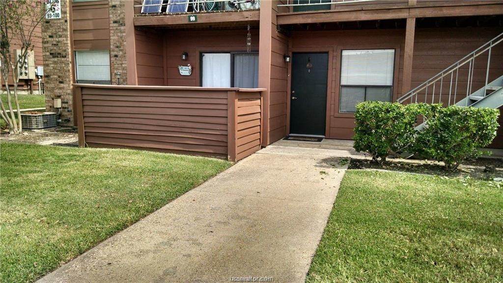 904 University Oaks - Photo 1