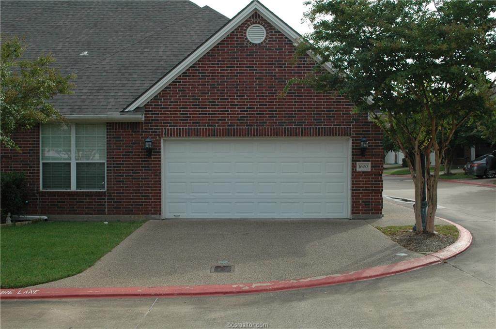 1600 Fable Lane - Photo 1