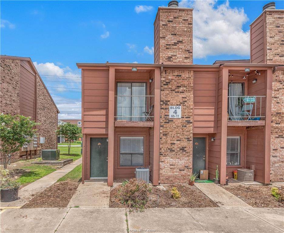 904 University Oaks - Photo 1
