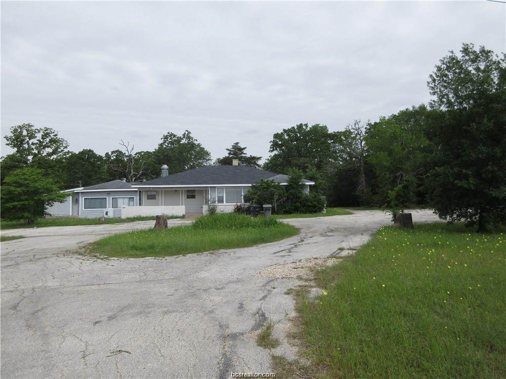 4660 Raymond Stotzer - Photo 1
