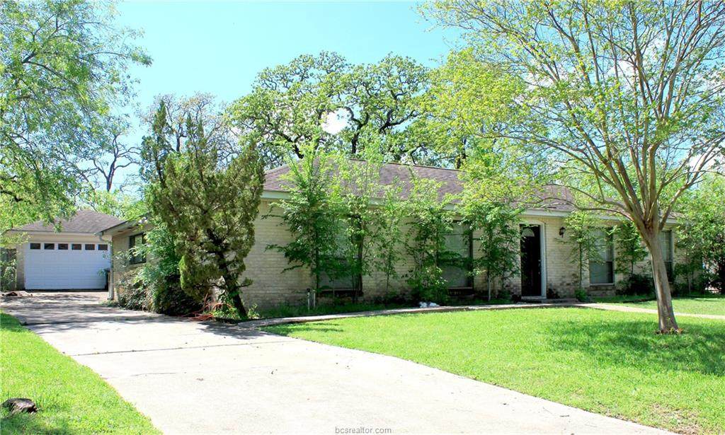 1214 Merry Oaks - Photo 1