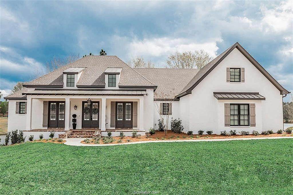 5000 Hammond Circle - Photo 1
