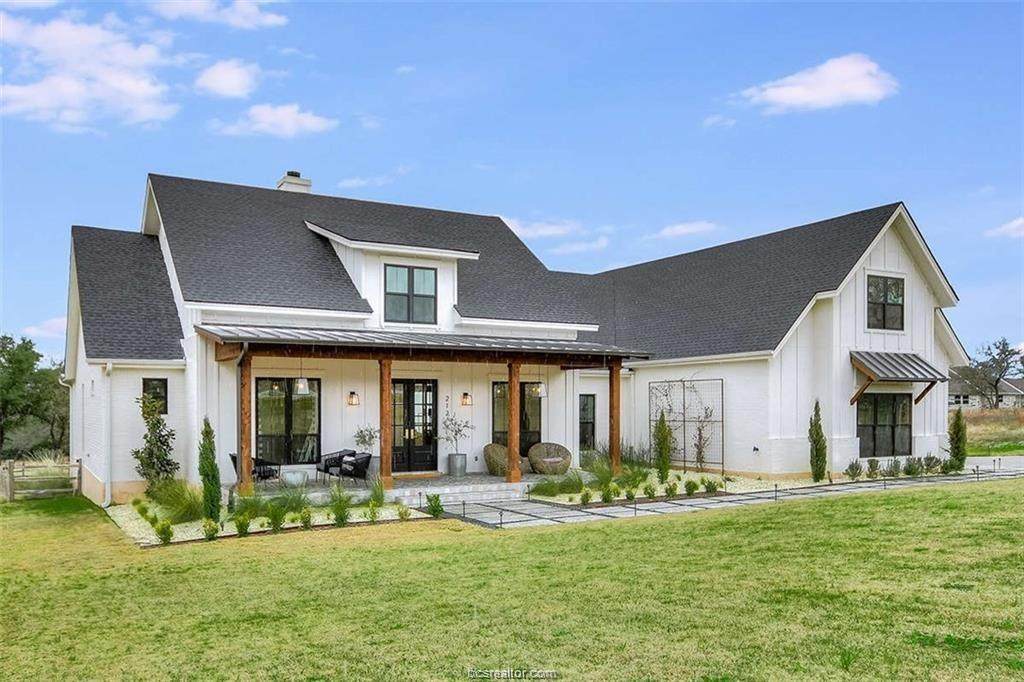 5020 Hammond Circle - Photo 1