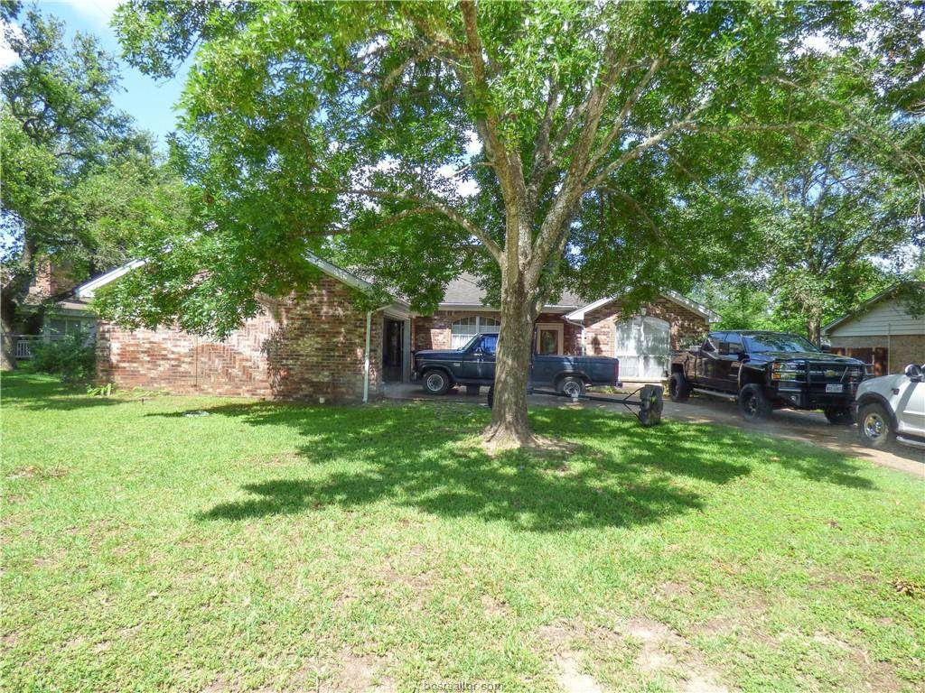 903 Milroy Street - Photo 1