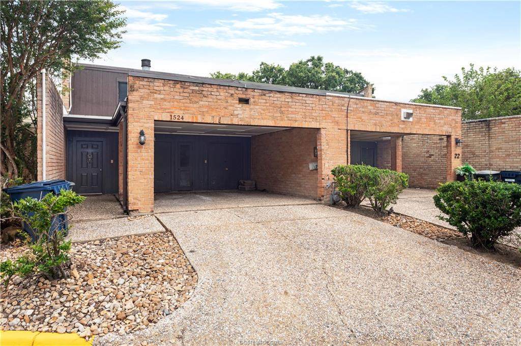 1524 Wolf Run - Photo 1