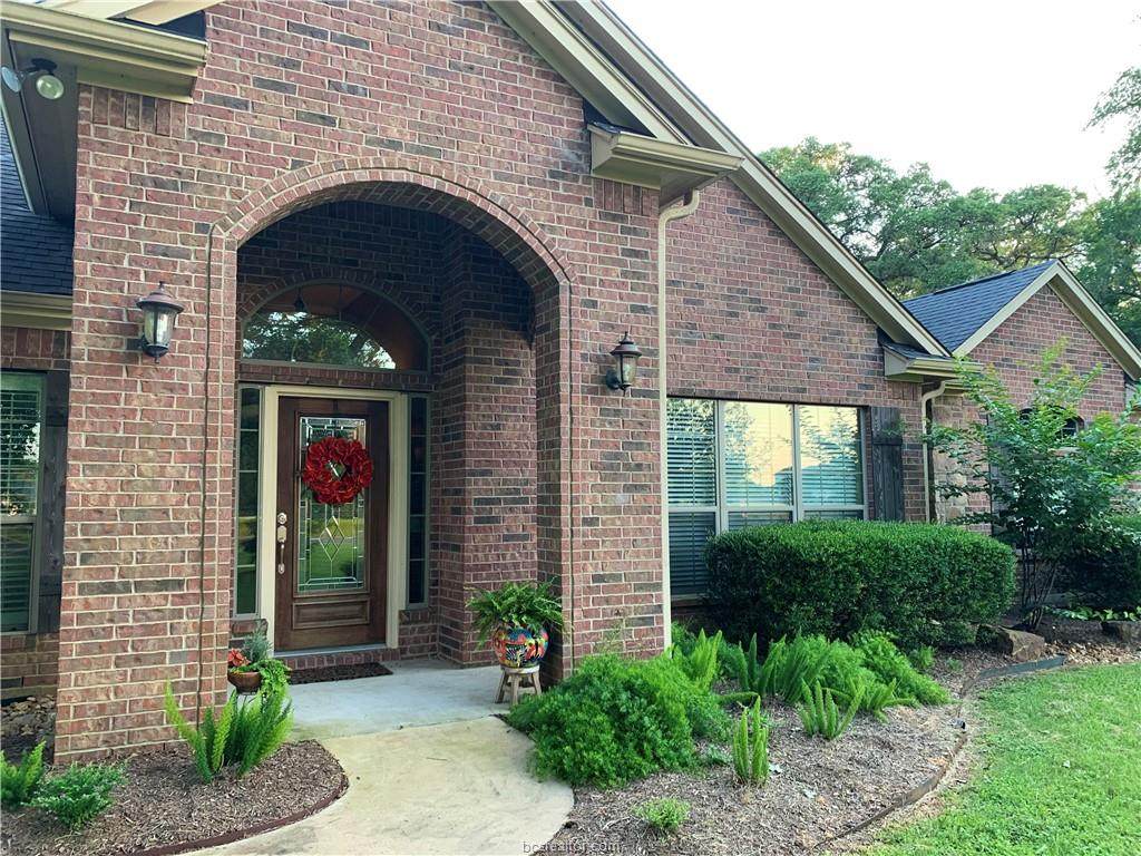 17464 Saddle Creek Drive - Photo 1